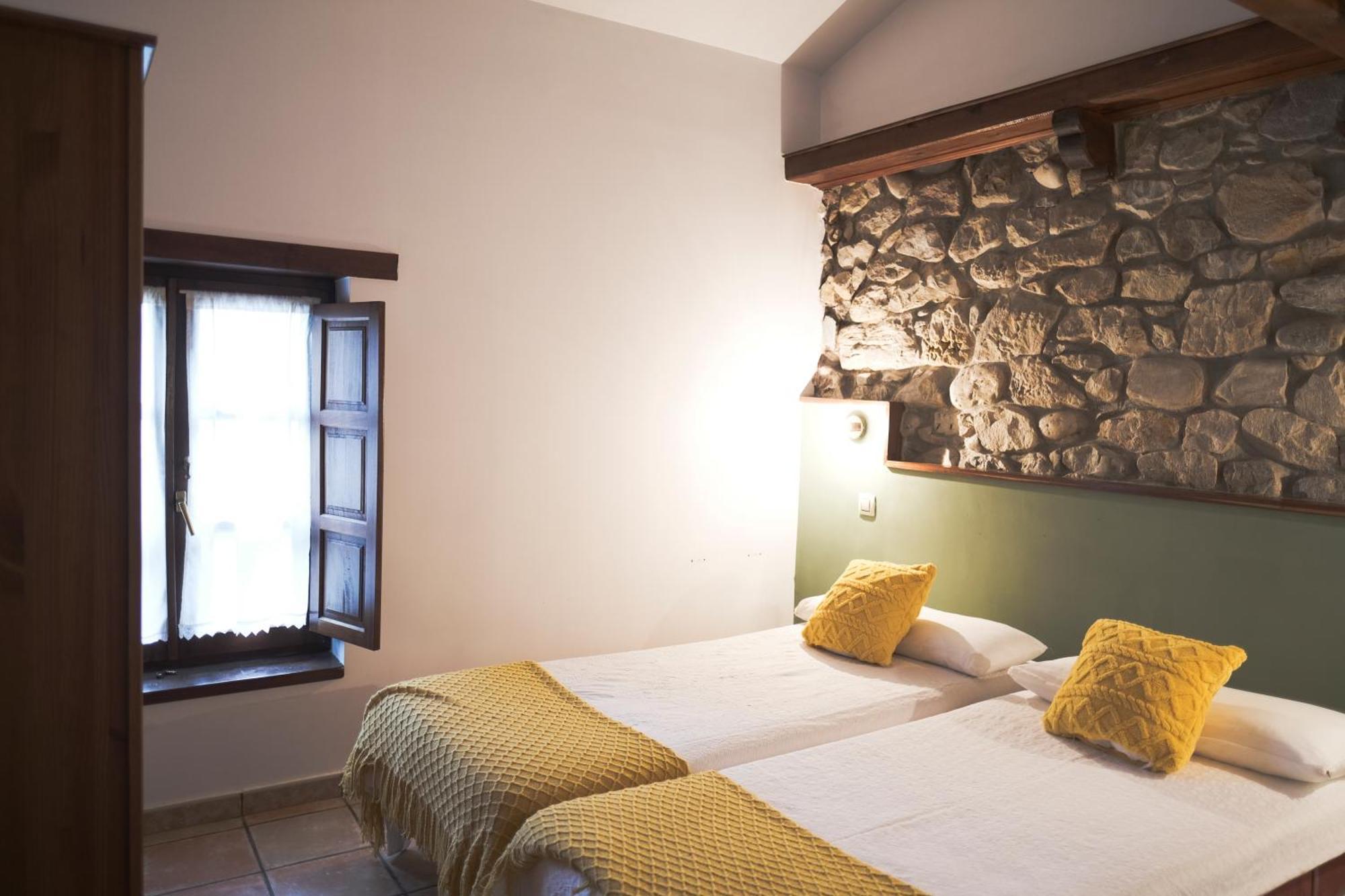 Posada La Estela De Barros Corrales De Buelna Buitenkant foto