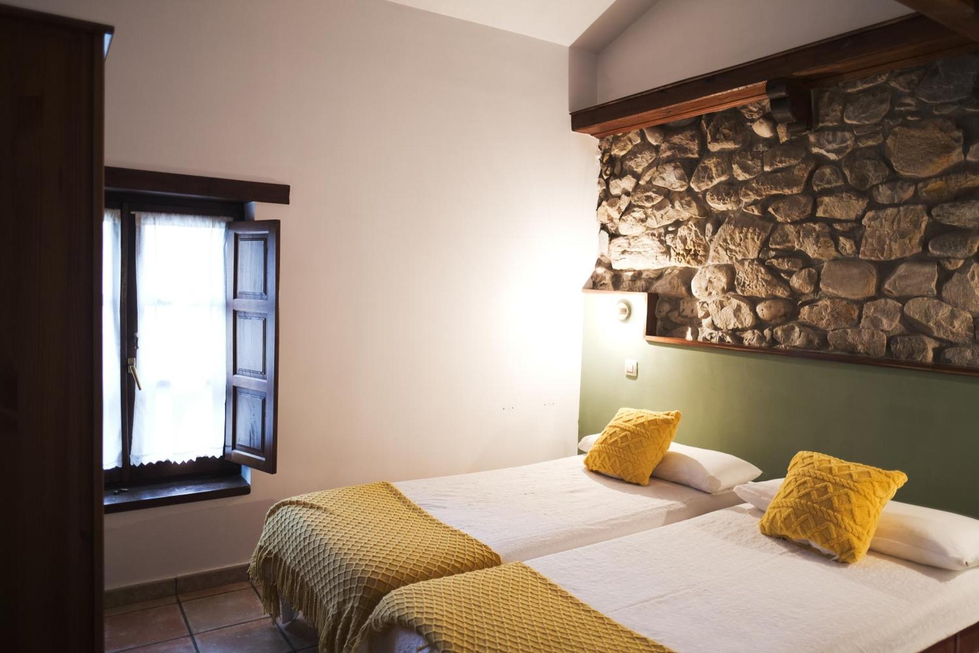 Posada La Estela De Barros Corrales De Buelna Buitenkant foto