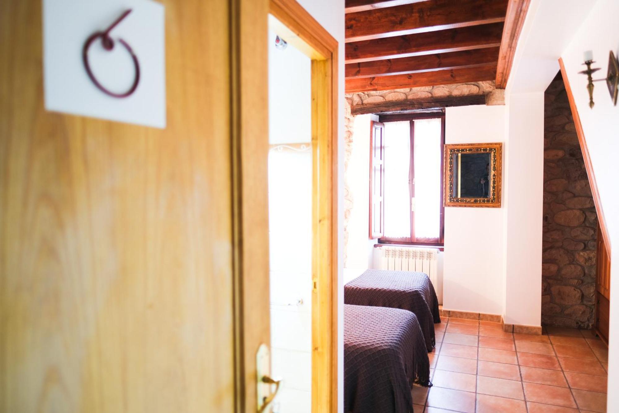 Posada La Estela De Barros Corrales De Buelna Buitenkant foto
