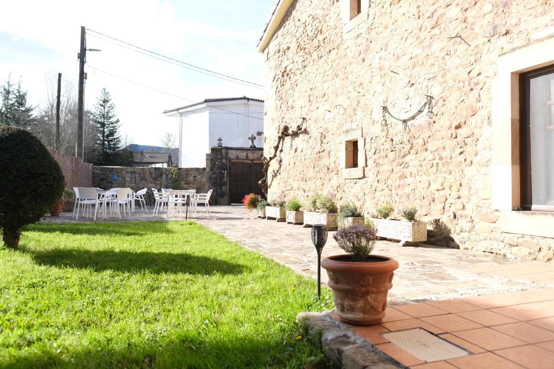 Posada La Estela De Barros Corrales De Buelna Buitenkant foto