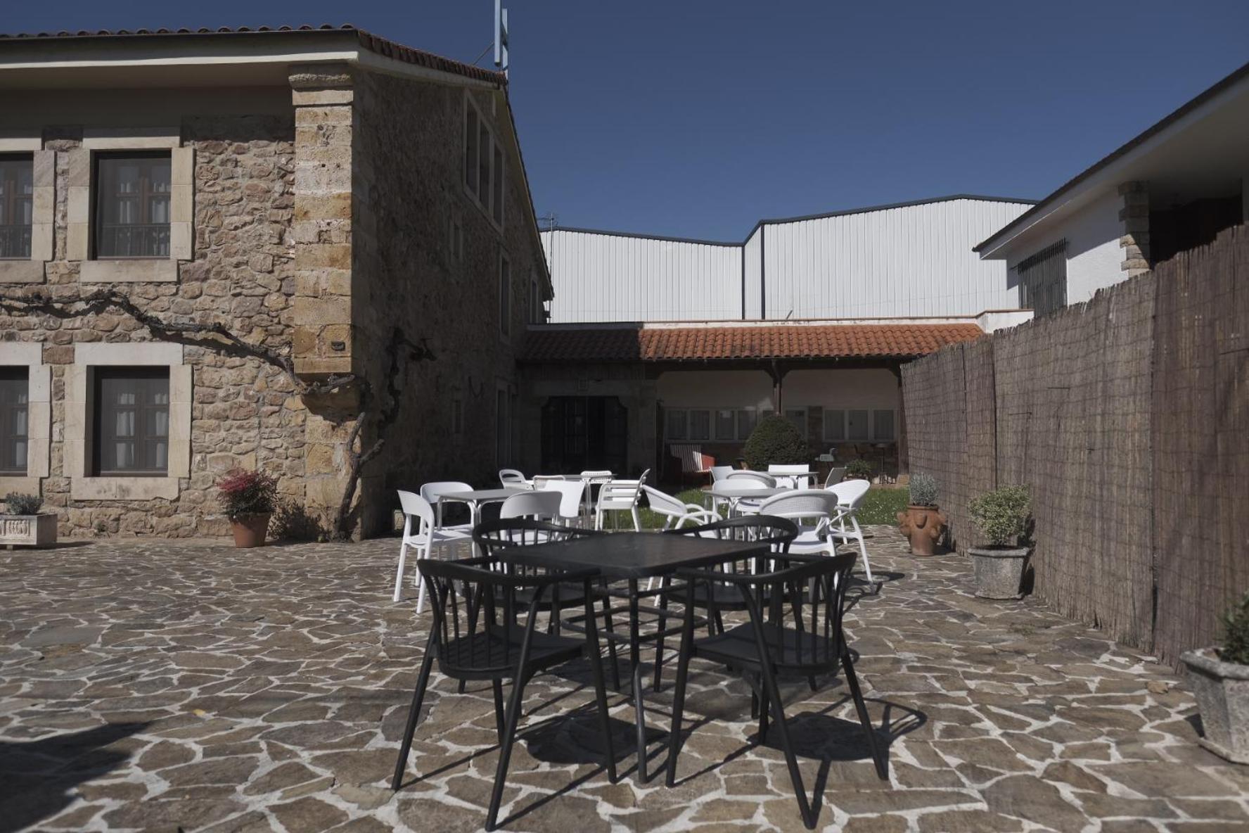 Posada La Estela De Barros Corrales De Buelna Buitenkant foto