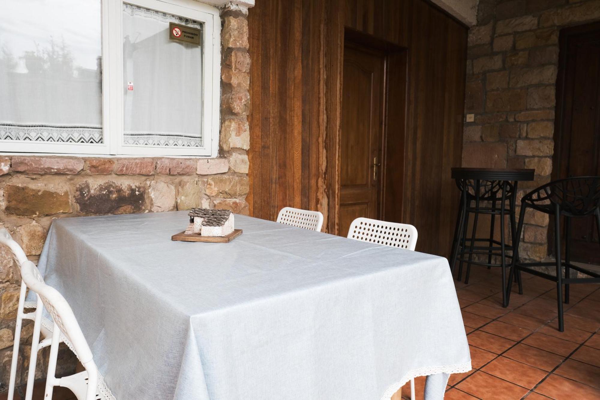 Posada La Estela De Barros Corrales De Buelna Buitenkant foto