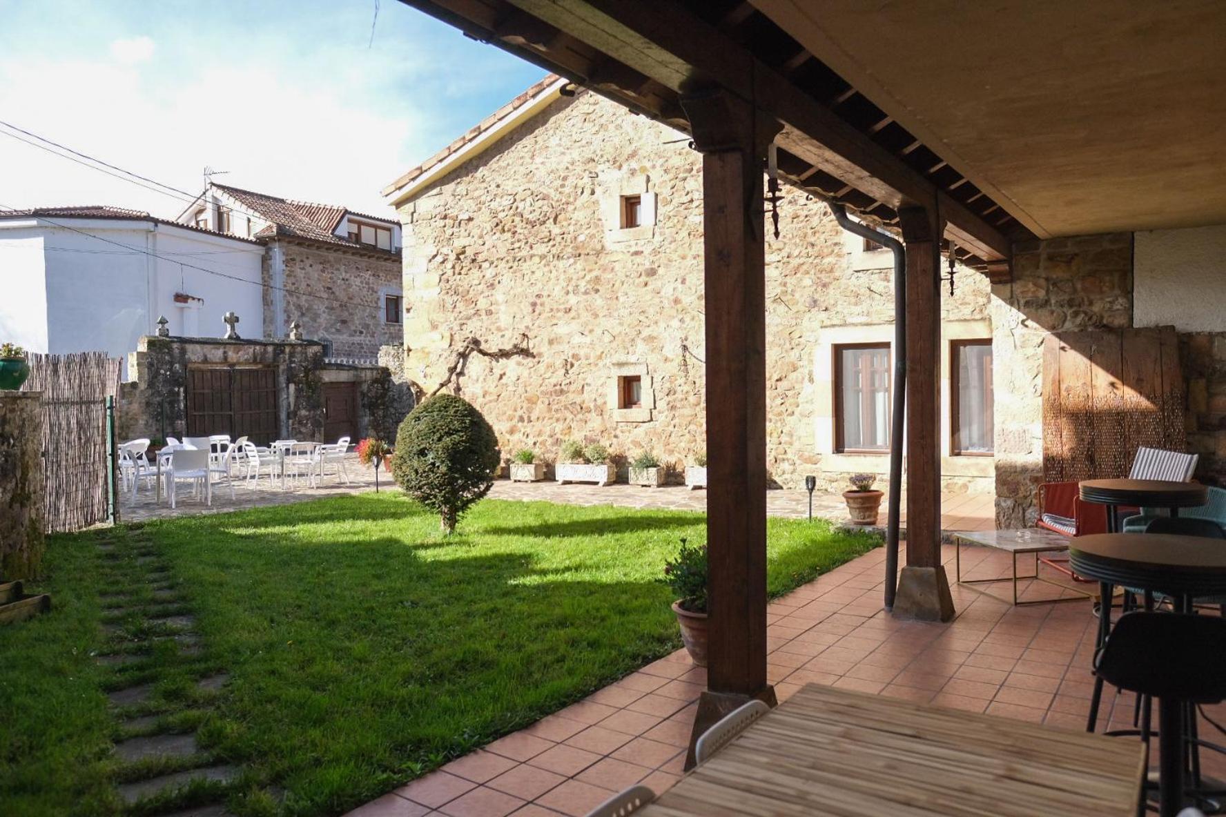 Posada La Estela De Barros Corrales De Buelna Buitenkant foto